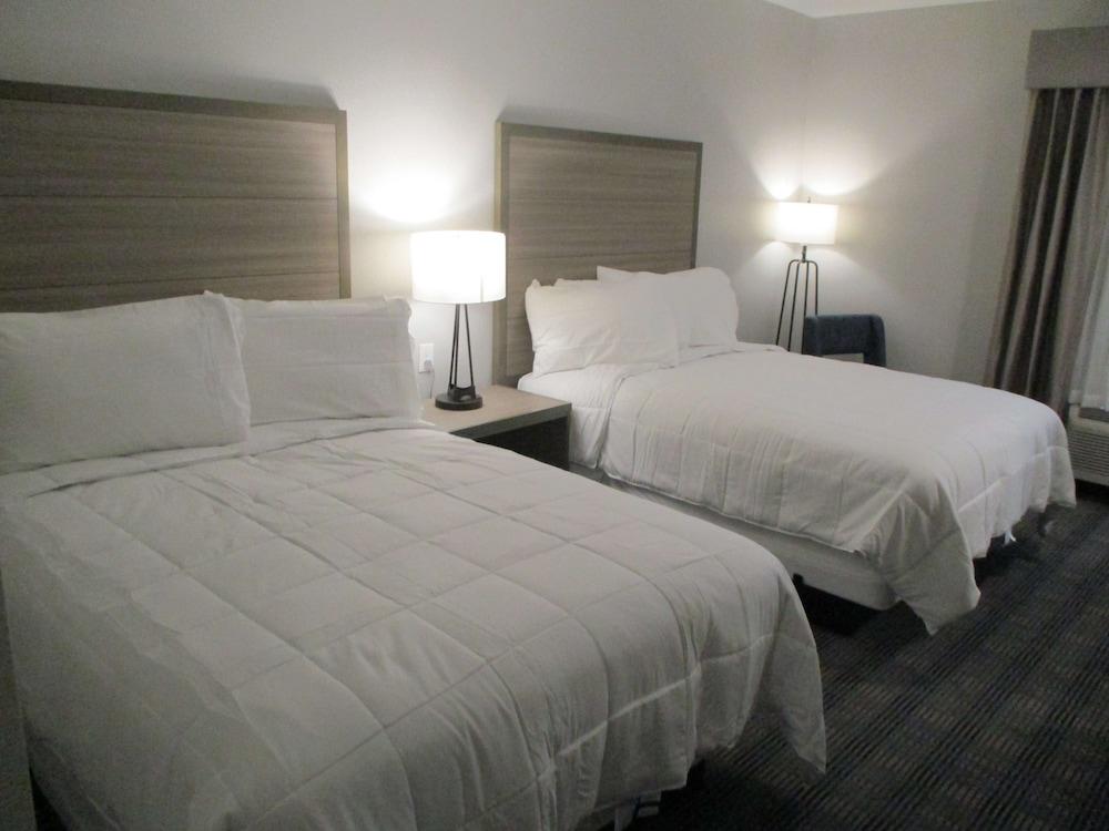 Merica Inn & Suites photo 6
