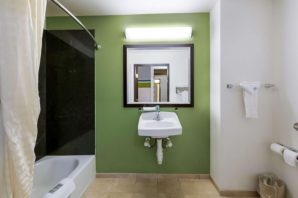 Best Western Douglas Inn & Suites photo 17
