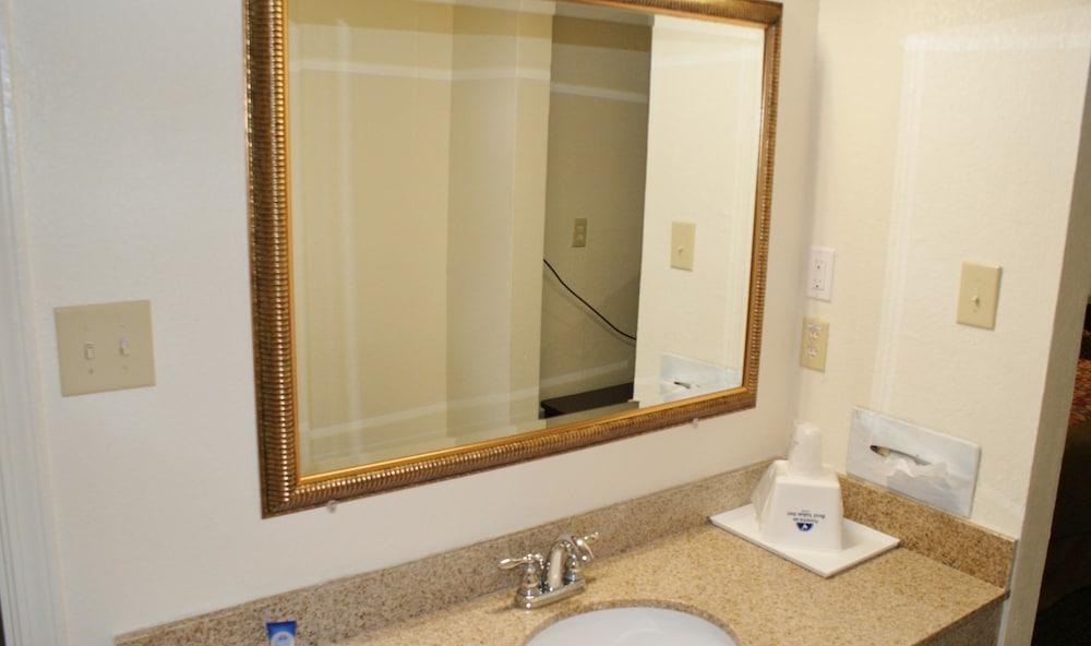 Americas Best Value Inn Ft. Jackson photo 5