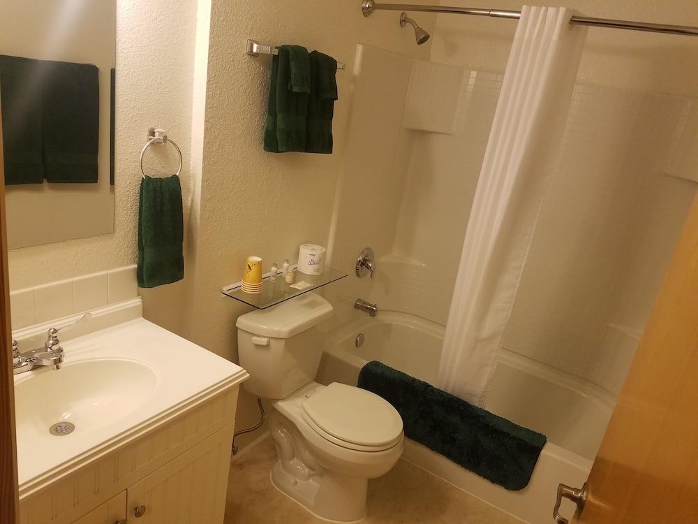 Eagle Bay Inn photo 7