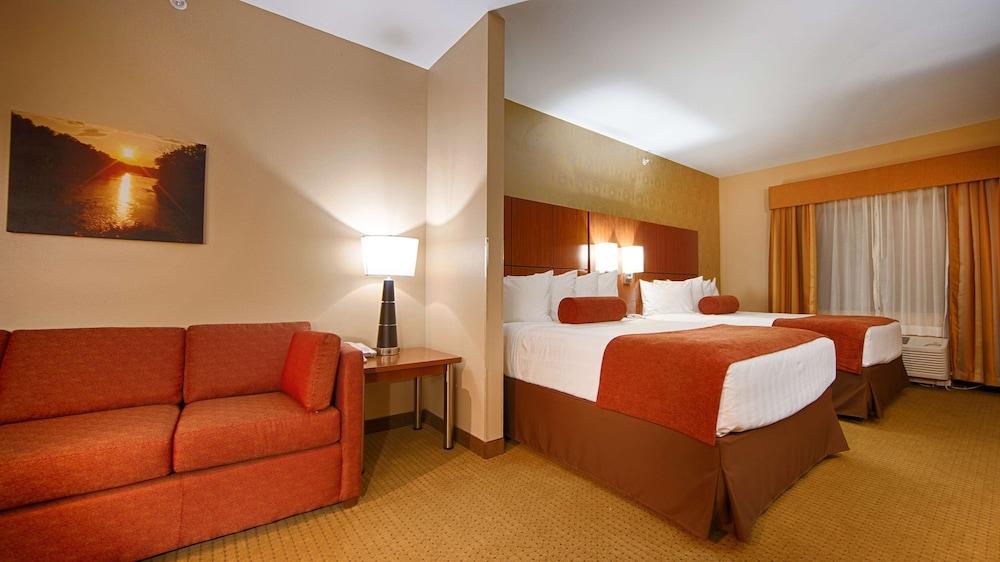 Best Western Plus Finger Lakes Inn & Suites photo 7
