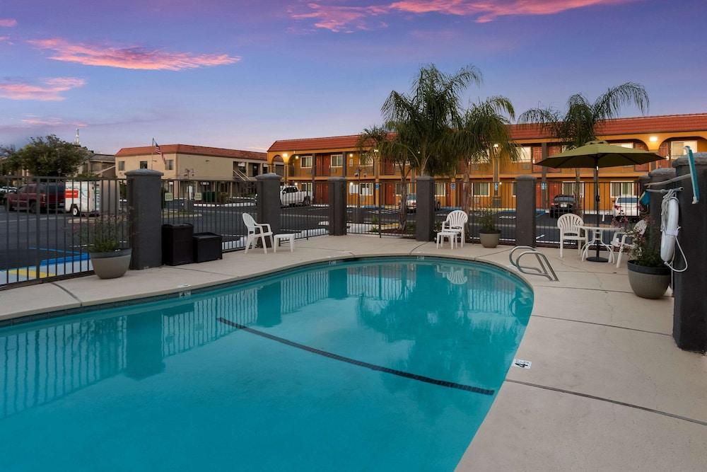 Quality Inn Redding near I-5 photo 36