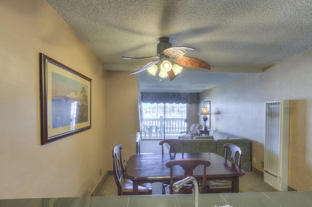 Oceanside Marina Suites photo 4