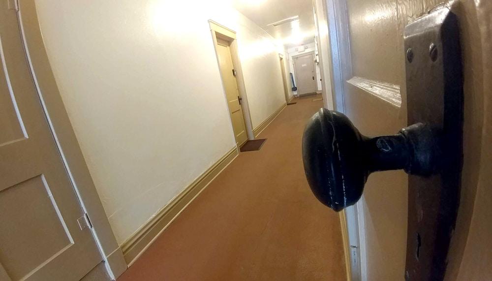 Historic Whiting Hotel Suites photo 53