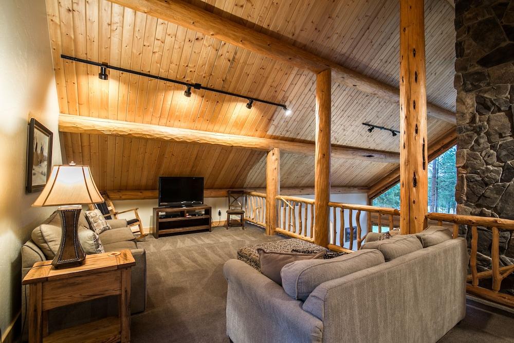 Pineview Lodge photo 52