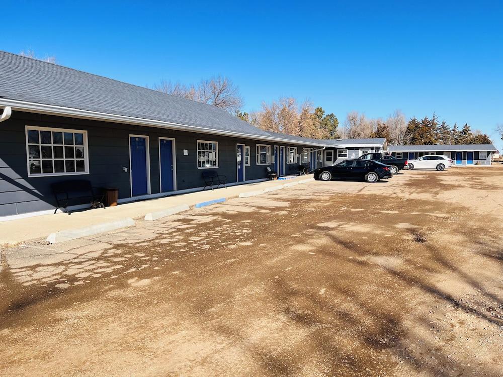 Dew Drop Inn Motel by OYO Miller SD photo 20