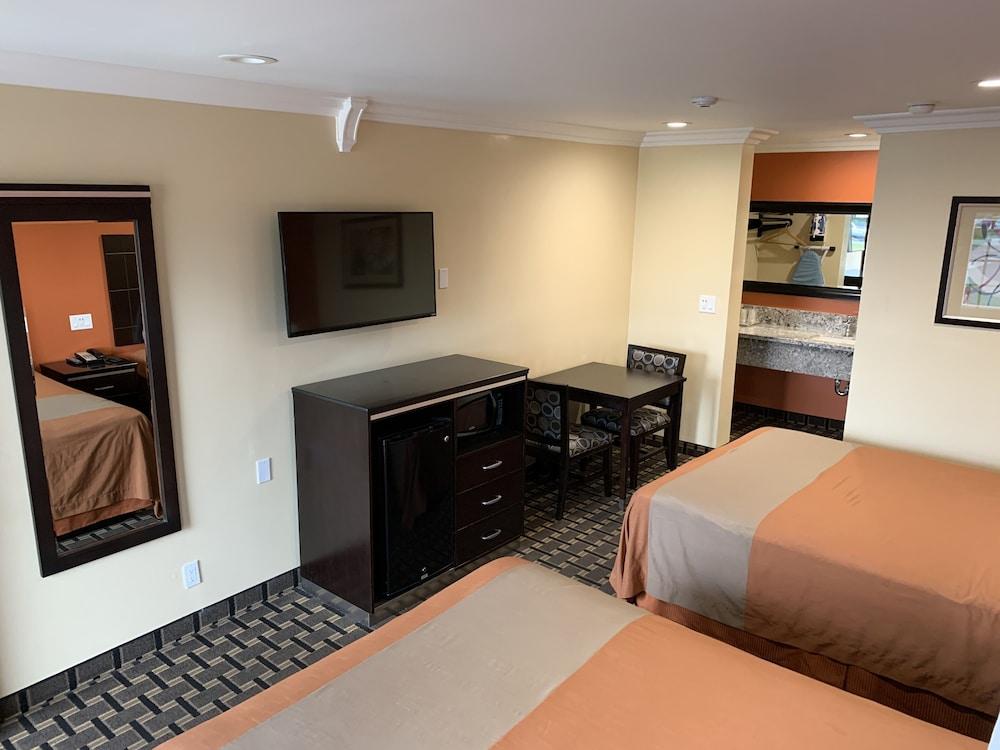 Ontario Inn & Suites photo 19