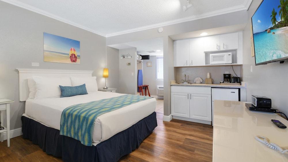 Pelican Pointe Clearwater Beach Hotel photo 9