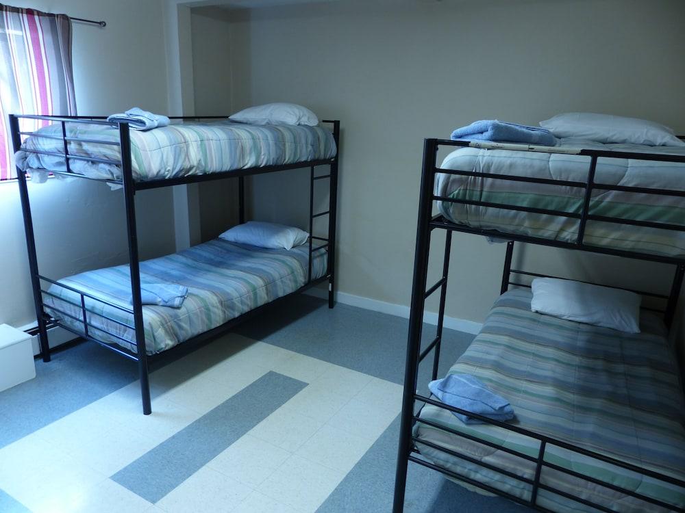 Bent Prop Inn & Hostel Downtown photo 10