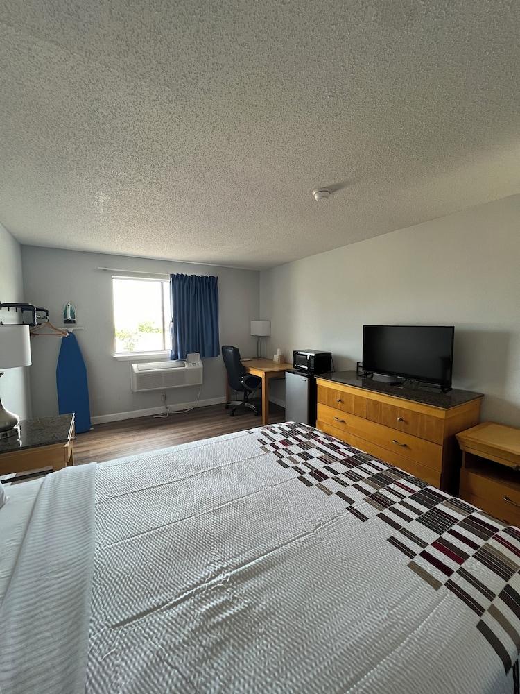 Economy 7 Inn - Norfolk photo 4