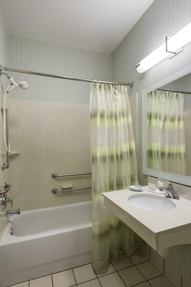 Springhill Suites by Marriott Lawrence photo 25