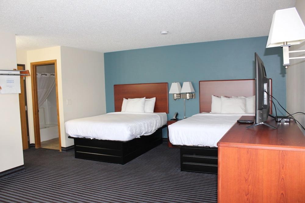 Reston Inn & Suites photo 19