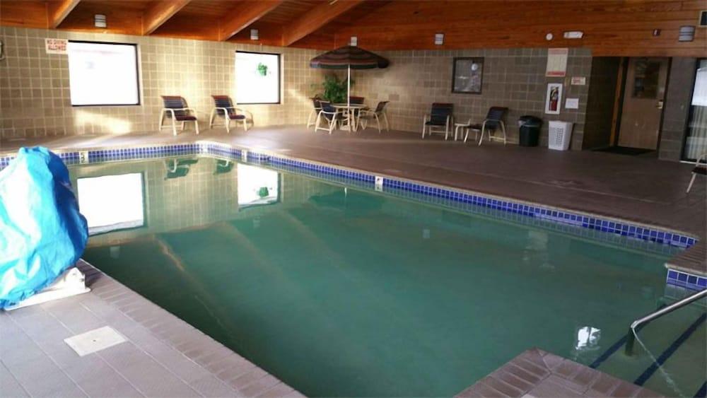 New Prague Inn & Suites photo 62