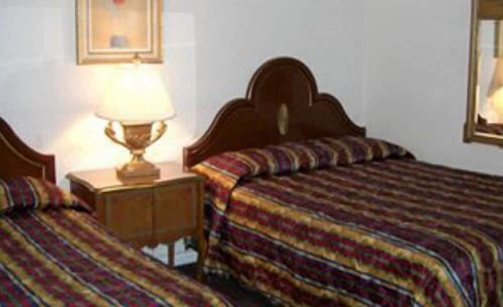 Travel Inn And Suites photo 15