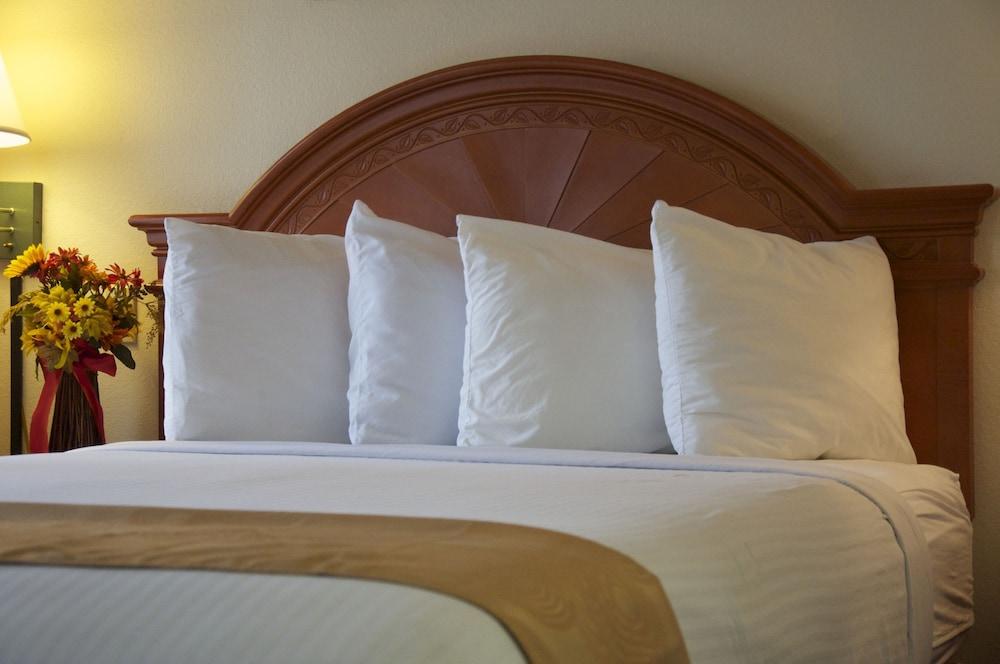 Barcelona Suites photo 22