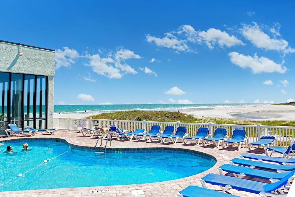 Sands Beach Club Resort photo 1
