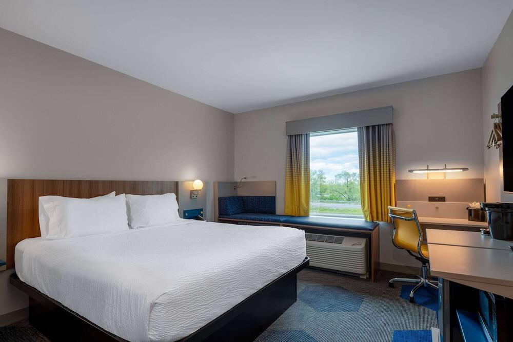Microtel Inn & Suites by Wyndham Winchester photo 1