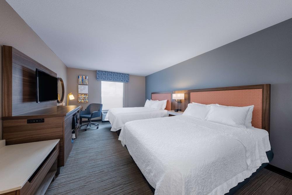 Hampton Inn St. Robert/Ft. Leonard Wood photo 28