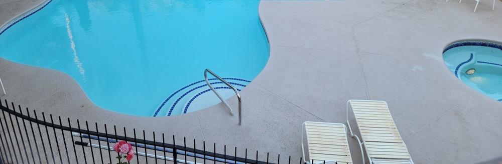 Saddle West Hotel and Casino and RV Park photo 11