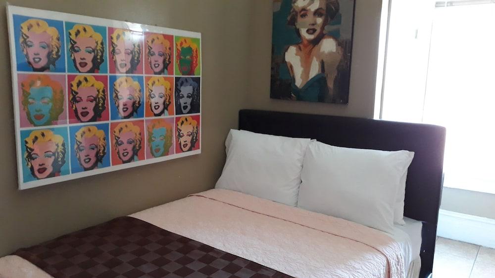Historic City view   Suites photo 14