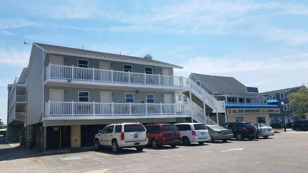 Atlantic Breeze Motel & Apartments photo 1
