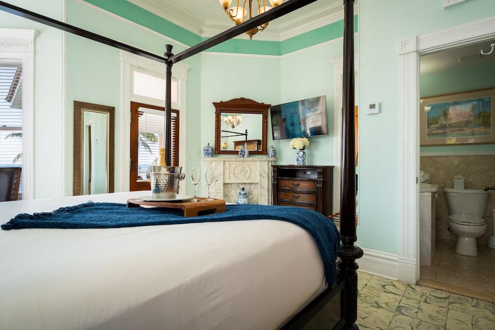 Southernmost House photo 14
