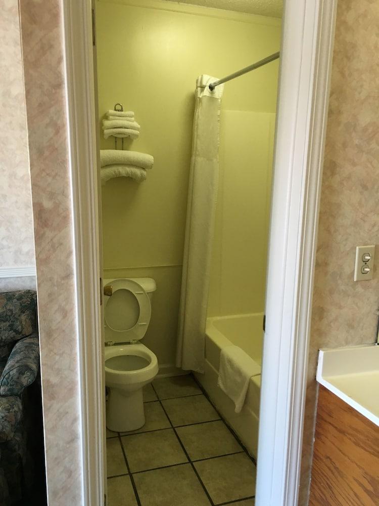 McCaig Motel photo 10