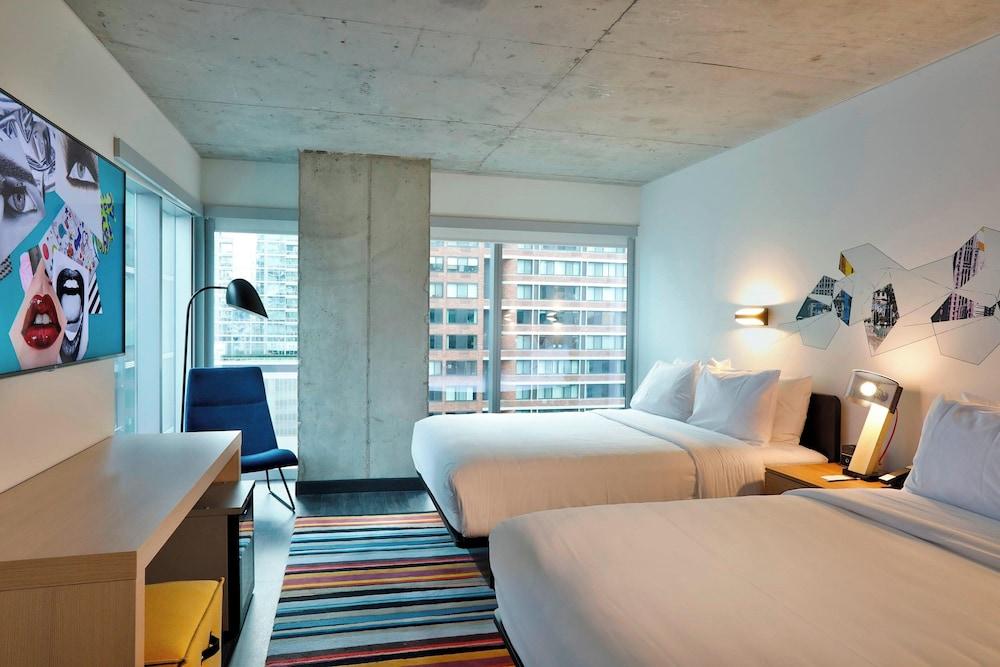 Aloft Chicago Mag Mile photo 12