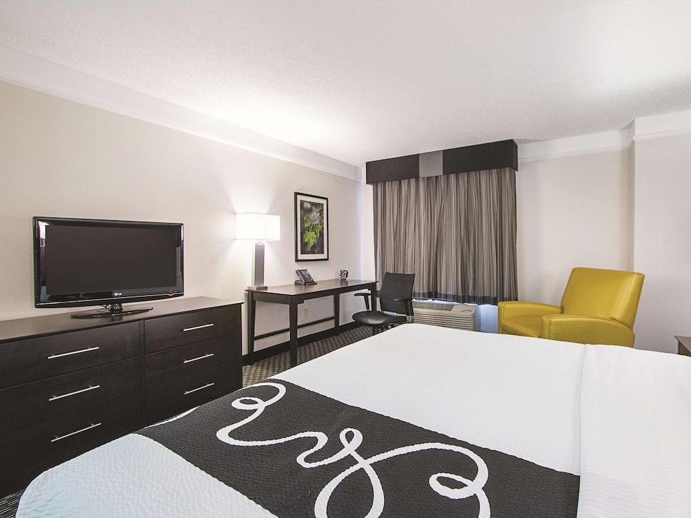 La Quinta by Wyndham Denver Englewood Tech Center photo 11
