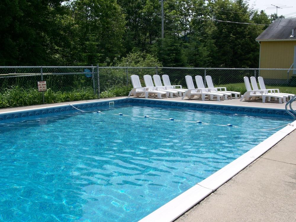 Sunnyside Motel & Cottages photo 2