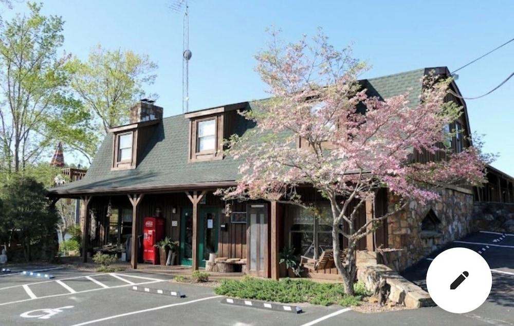 Shady Cliff Resort photo 1