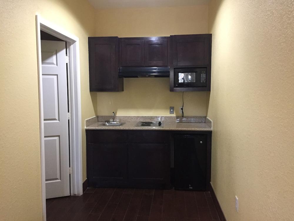 Highlands Suites photo 10