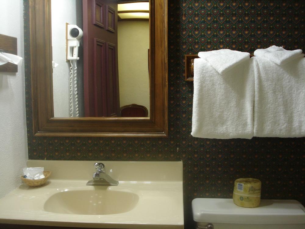 Sequim West Inn photo 25