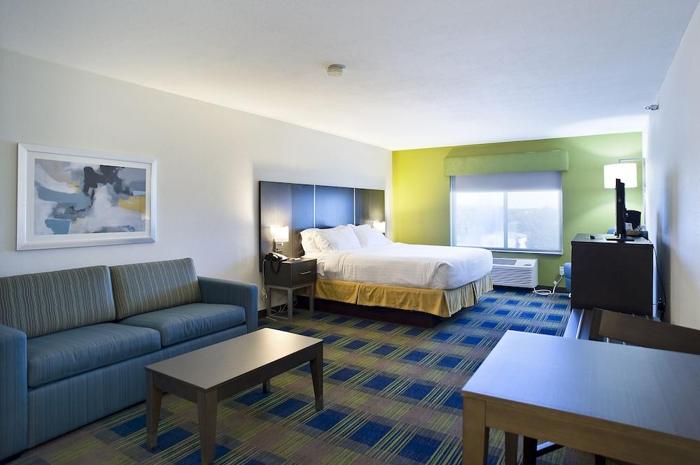 Holiday Inn Express Hotel & Suites Vermillion by IHG photo 27