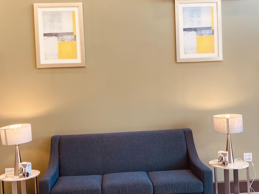 Surface Inn Brooklyn photo 6