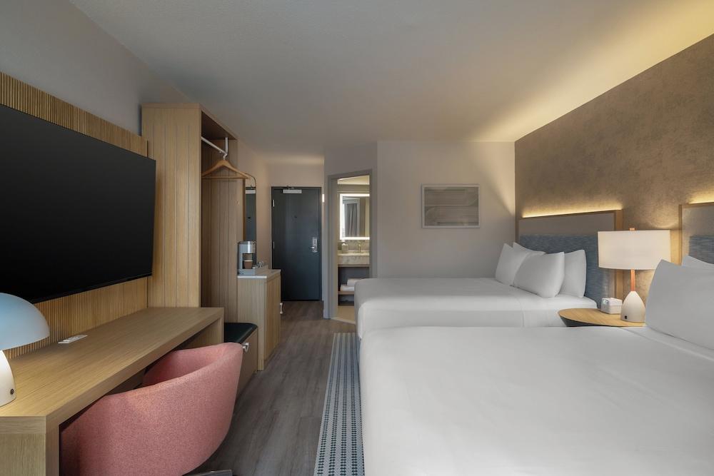 EVEN Hotel Detroit North - Troy photo 10