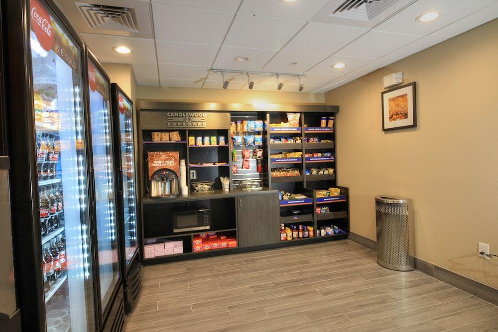 Candlewood Suites Memphis East by IHG photo 28