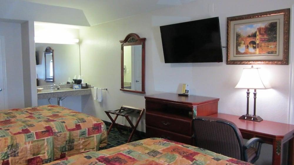 Regency Inn photo 4