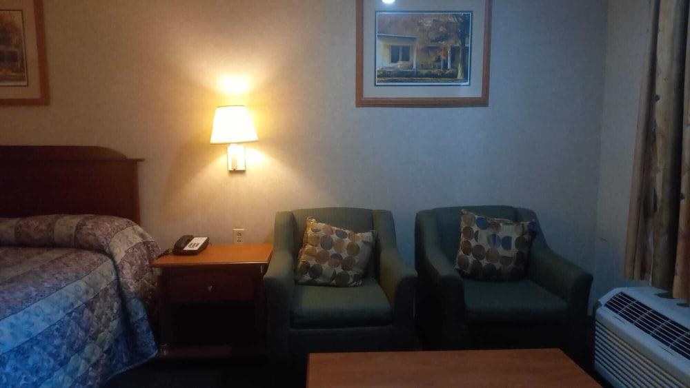 Traveler Inn and Suites photo 12