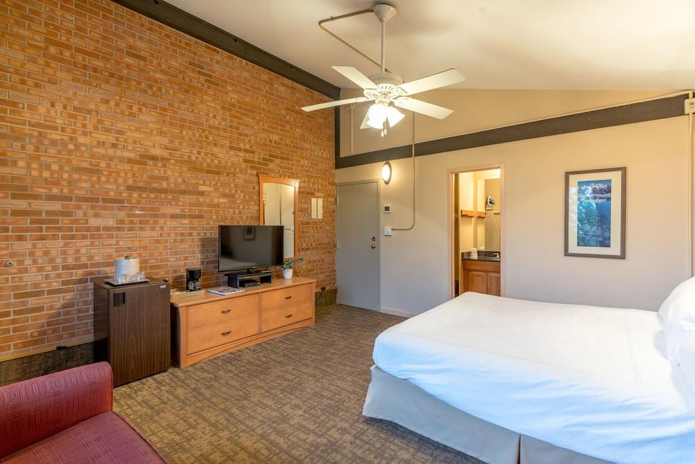Mountain Chalet Snowmass photo 11