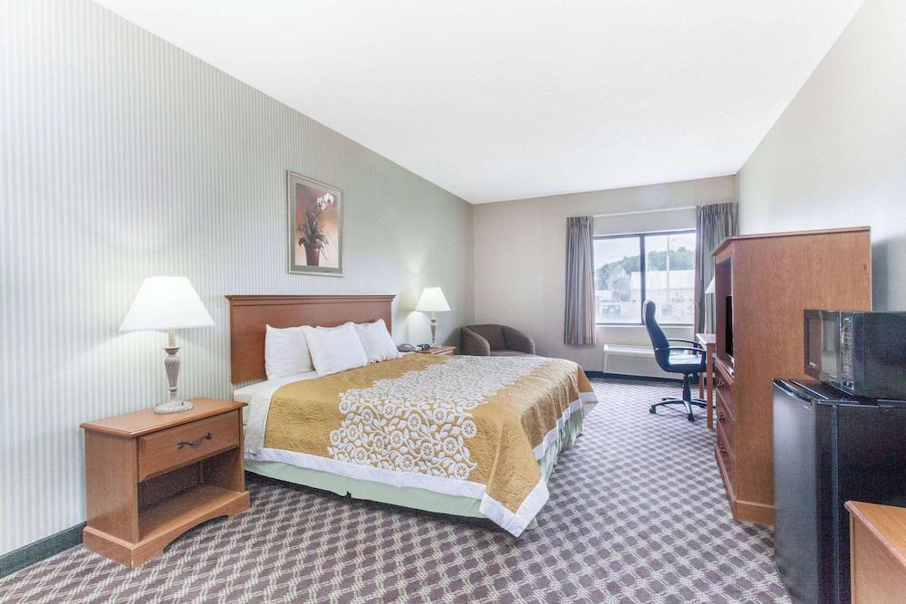 Days Inn & Suites by Wyndham Seaford photo 11