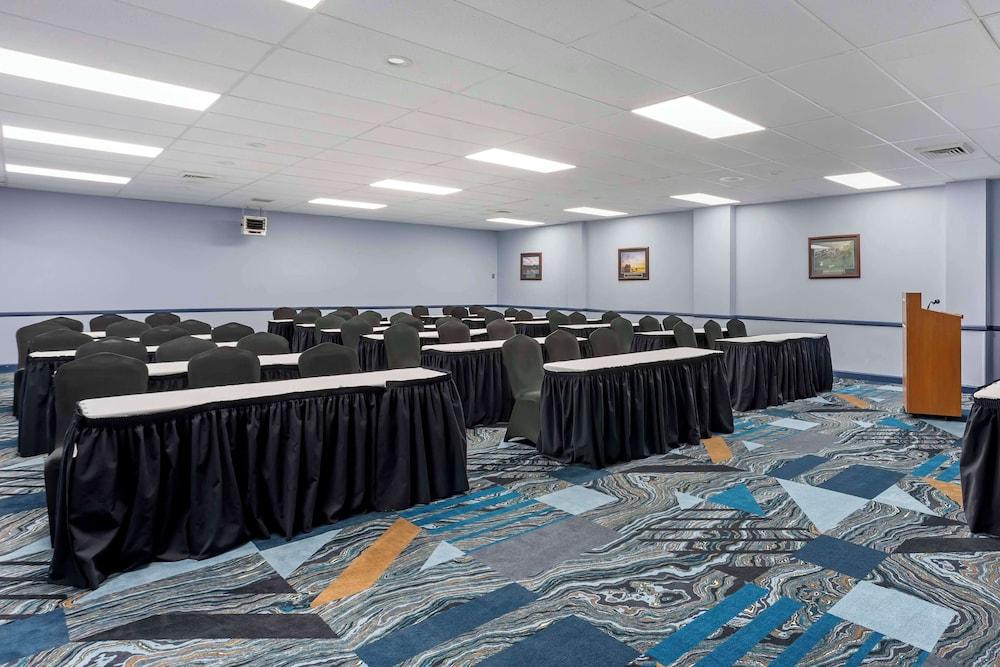 Best Western Rutgers University Hotel photo 39