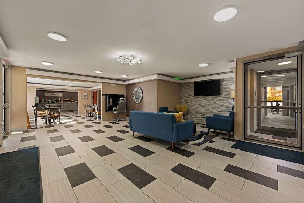 Econo Lodge Rockford Casino Area photo 32
