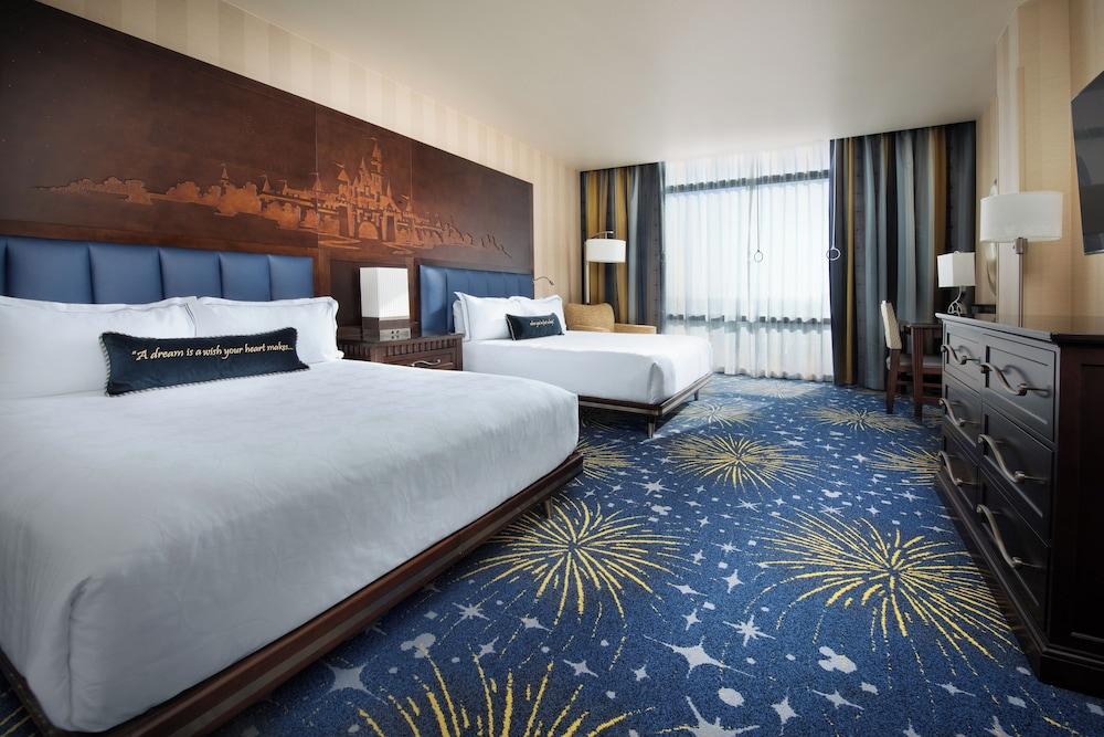Disneyland Hotel photo 26