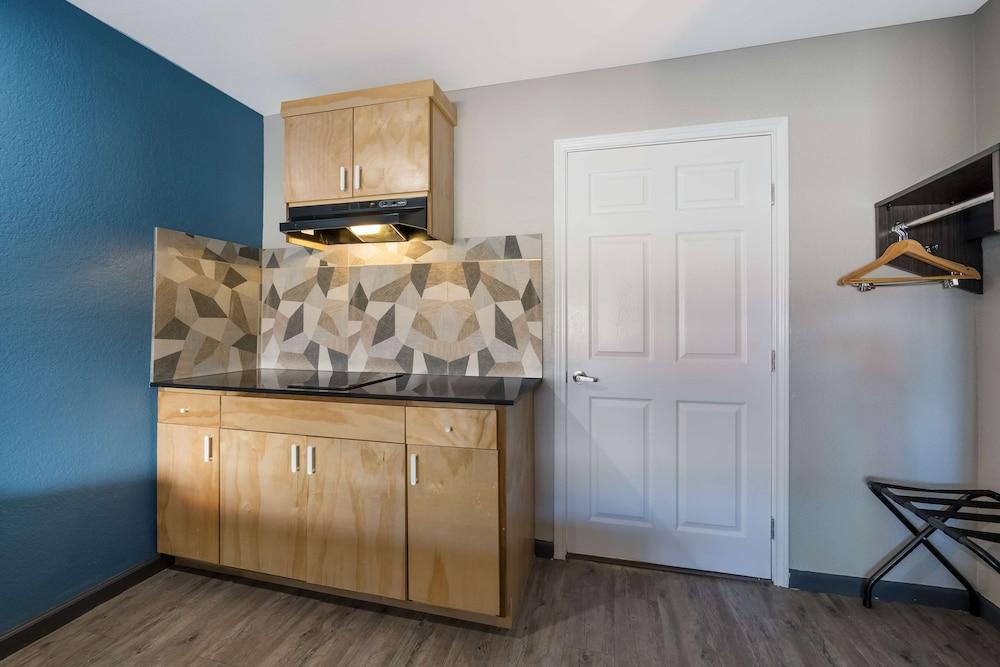 SureStay Hotel by Best Western Spring North Houston photo 19