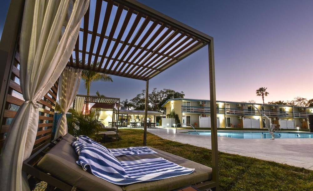 Golden Host Resort - Sarasota photo 2