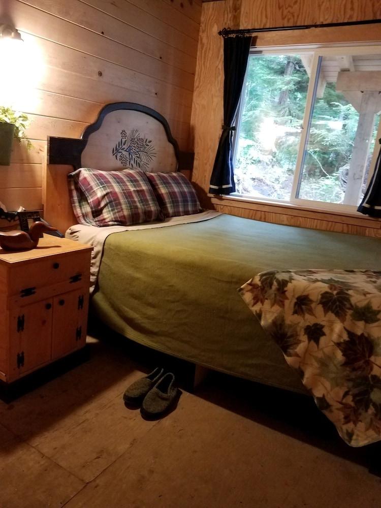 Eagles Wings Wilderness Lodge photo 9