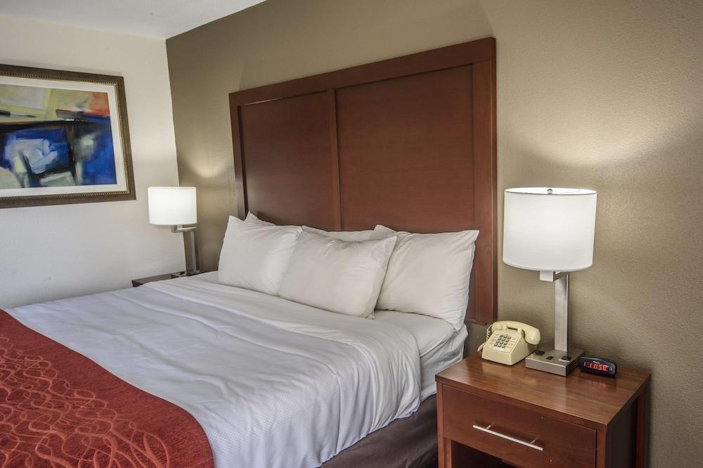 Richland Inn Lawrenceburg photo 22