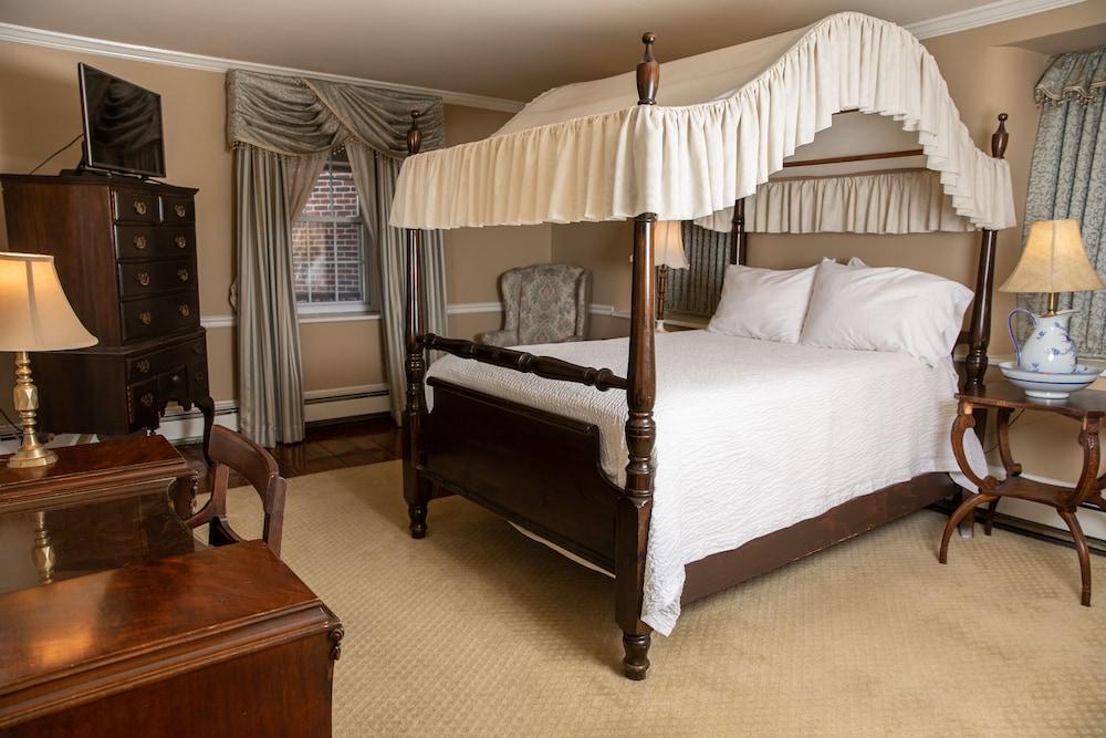 Plumsteadville Inn photo 4
