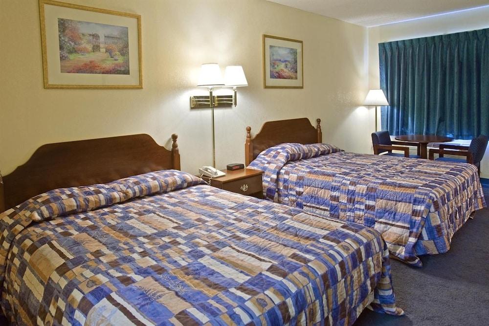 Americas Inn photo 7